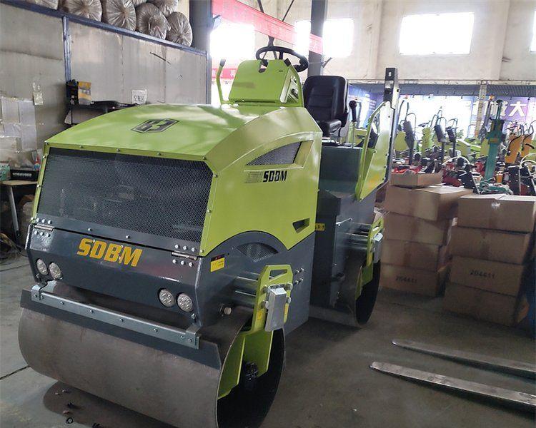 擼起袖子加油干！小型壓路機企業(yè)讓創(chuàng)新發(fā)揮最大的生產(chǎn)力！