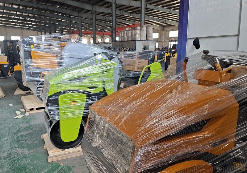 持續(xù)交貨中！奔馬小型壓路機(jī)出口發(fā)貨