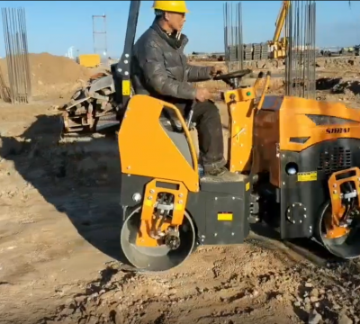 奔馬小型壓路機(jī)工地施工，土方壓實(shí)案例